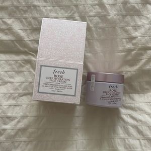 fresh
Rose & Hyaluronic Acid Deep Hydration Moisturizer